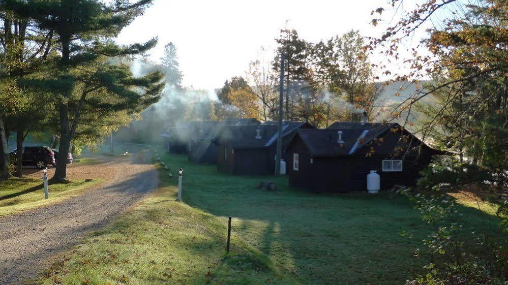 Pond'S Resort Blackville Exterior foto